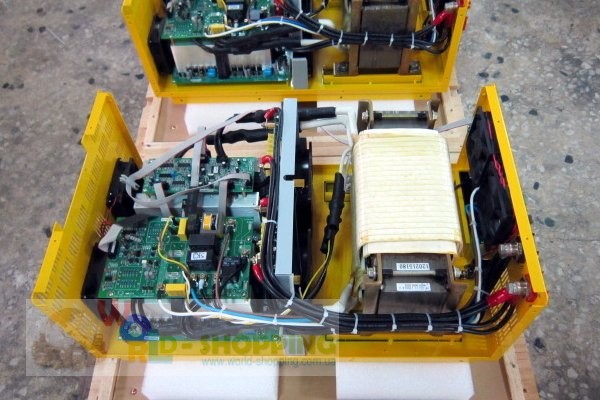 Інвертор 24v 4000w чистий синус із зарядним пристроєм 60A